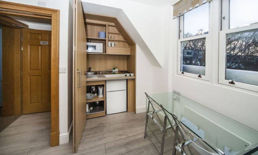 Apartment: double NOX Kensington London