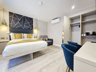 Triple room  NOX Paddington London