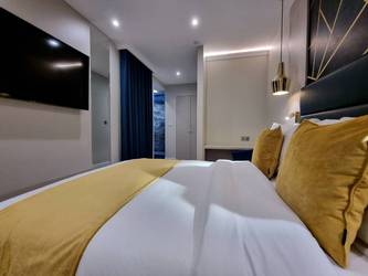 Signature jacuzzi suite NOX Kensington Gardens London Signature jacuzzi suite NOX Kensington Gardens London