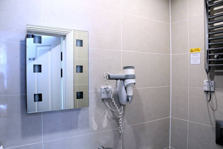 Twin room NOX Lancaster Gate London