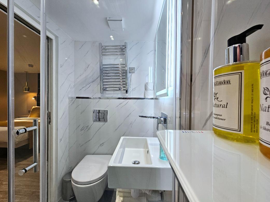 Double studio (Lower Ground Floor, No Windows) NOX Hyde Park London