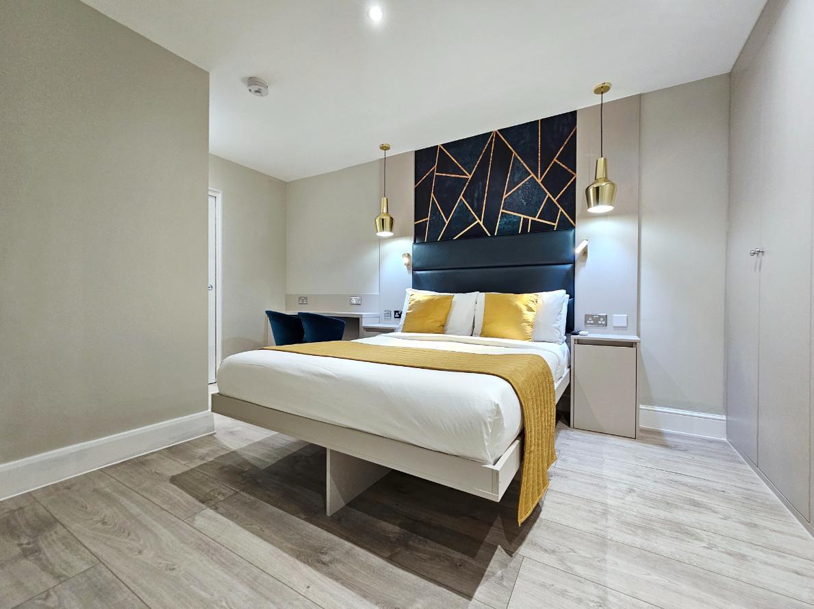 Double studio (Lower Ground Floor, No Windows) NOX Hyde Park London