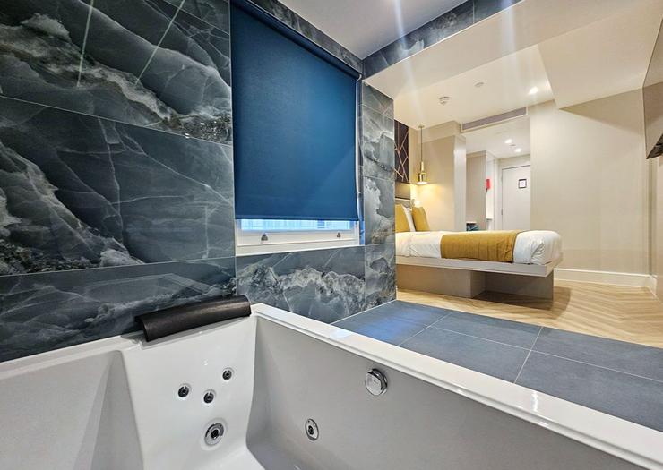 Signature Jacuzzi Suite NOX Earls Court Londres Signature Jacuzzi Suite NOX Earls Court Londres