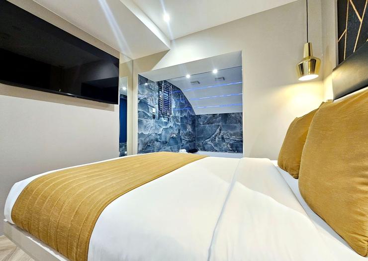 Signature Jacuzzi Suite NOX Earls Court Londres Signature Jacuzzi Suite NOX Earls Court Londres