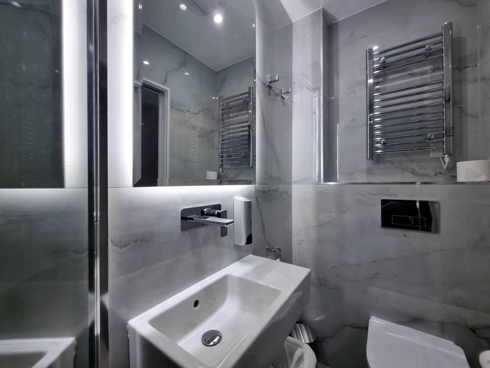 Double studio (Lower Ground Floor, No Windows) NOX Kensington Gardens London
