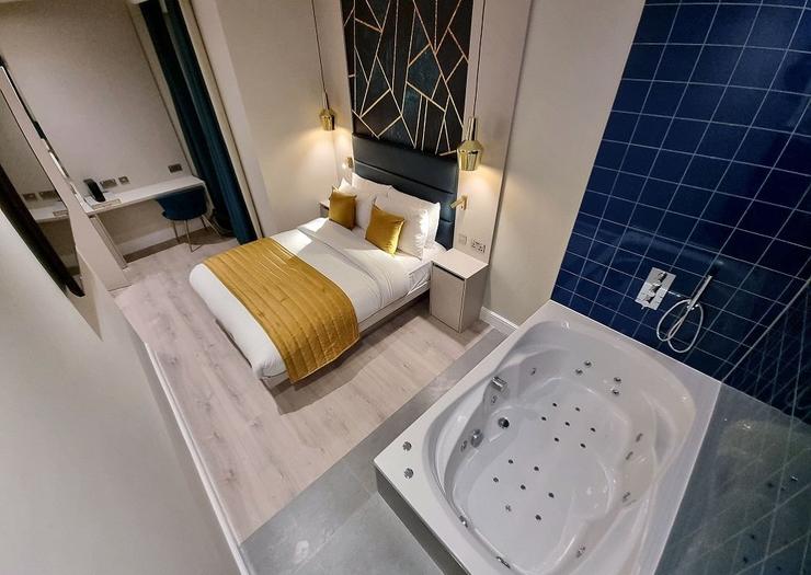 Signature Jacuzzi Suite NOX Edgware Road Londres Signature Jacuzzi Suite NOX Edgware Road Londres