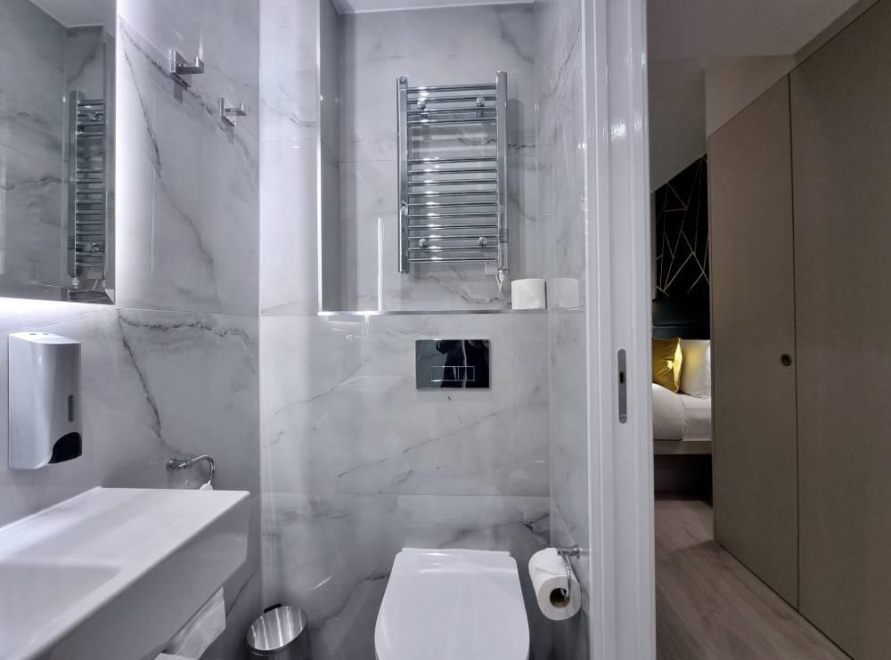 Double studio (Lower Ground Floor, No Windows) NOX Kensington Gardens London