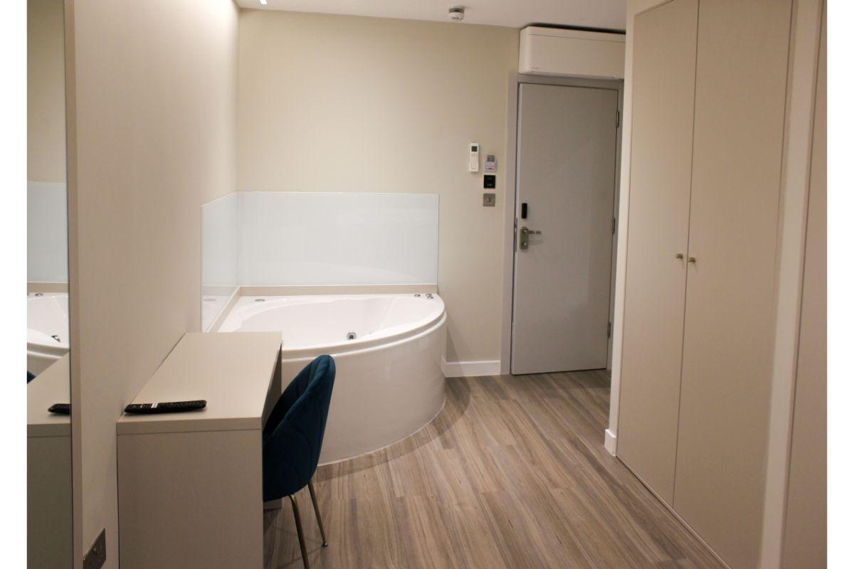 Double Studio with Jacuzzi NOX Richmond London