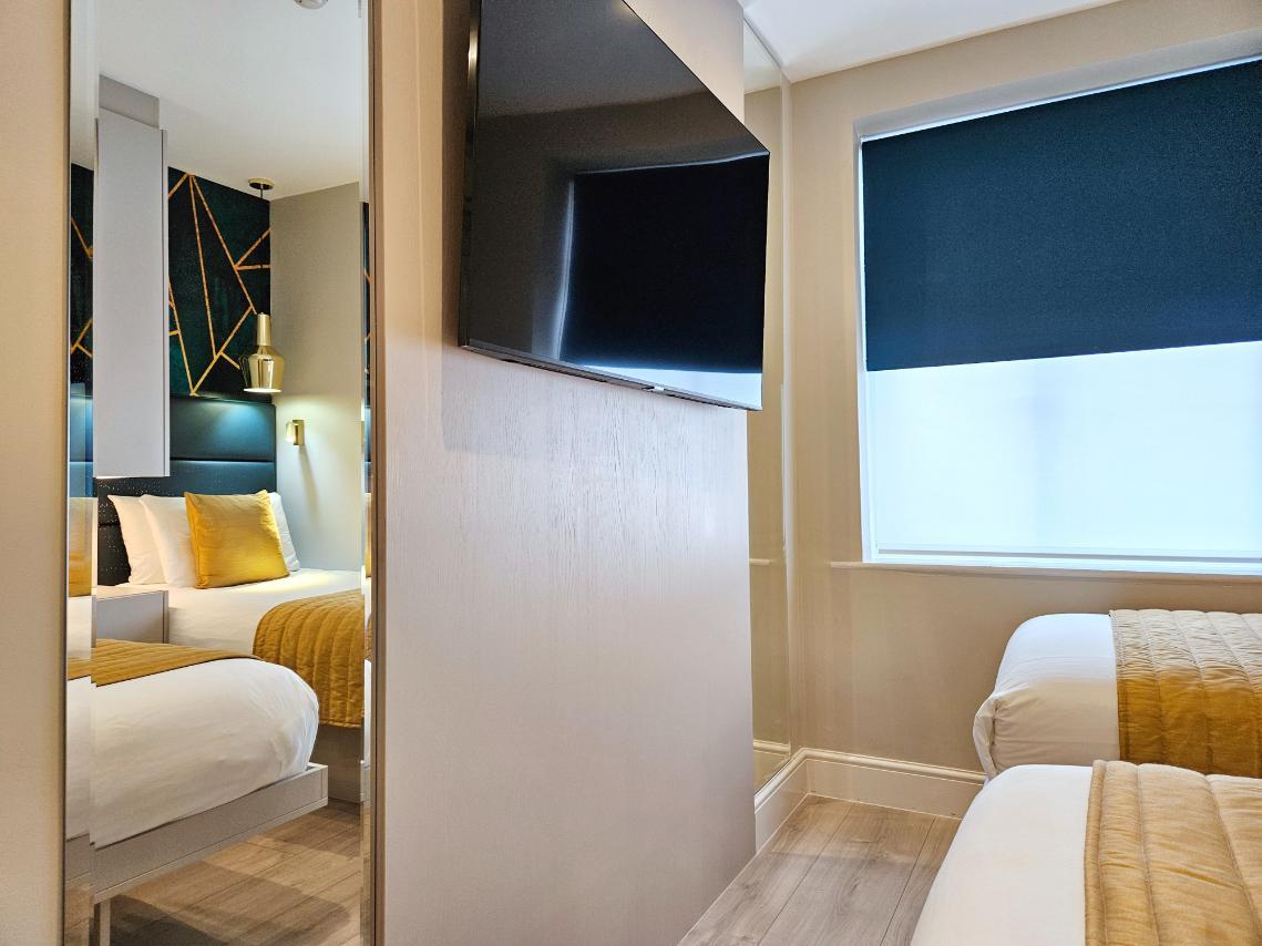 Twin Room NOX Hyde Park London
