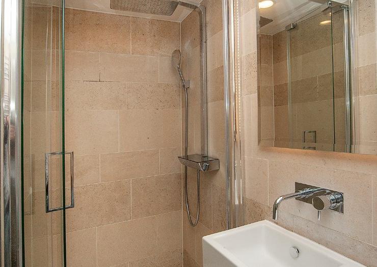 1 Double Bed & 2 Single Beds NOX Kensington London 1 Double Bed & 2 Single Beds NOX Kensington London