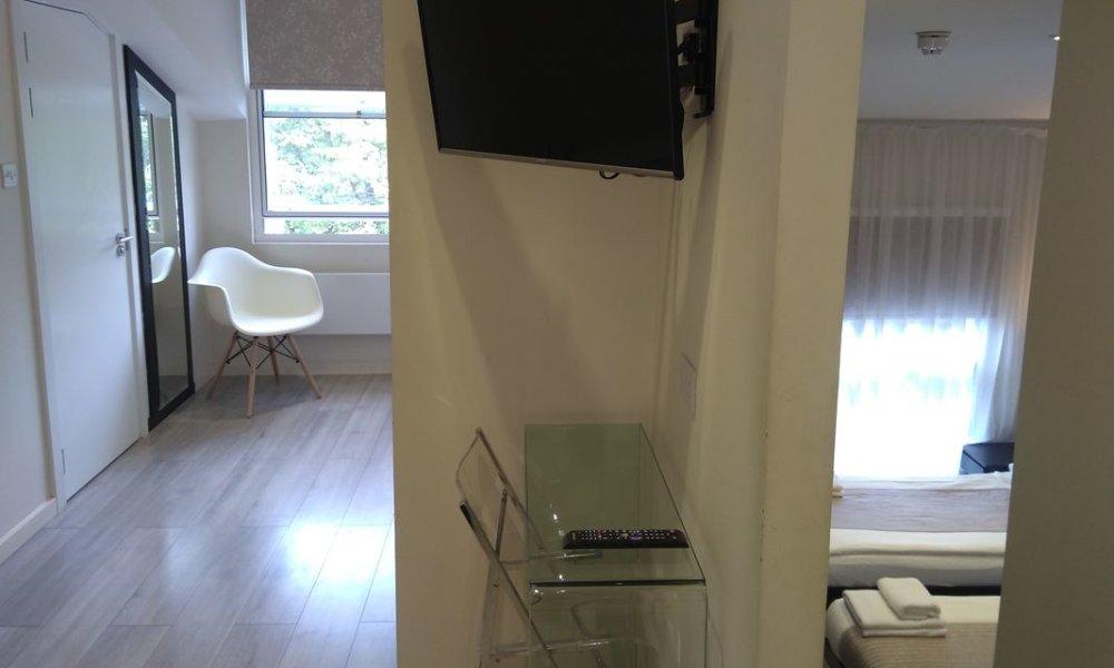 Studio: Family Deluxe (2 bedroom) NOX Kensington London