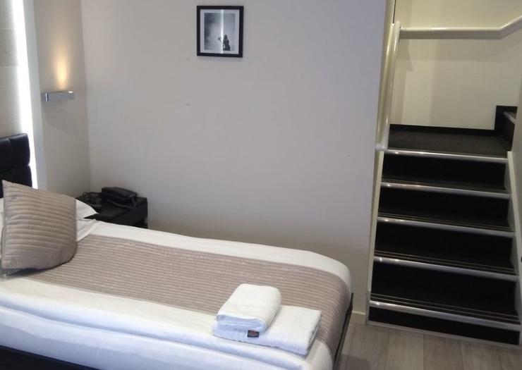 2 Single Beds NOX Kensington London 2 Single Beds NOX Kensington London